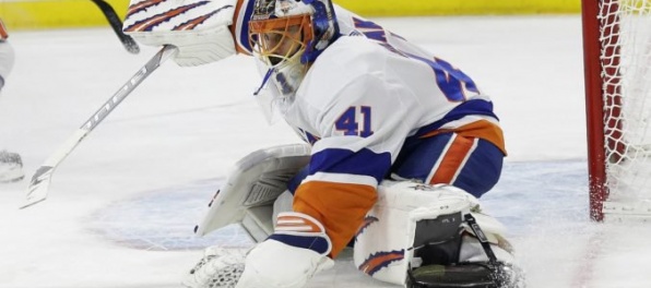 Video: Islanders s Halákom v bránke prehrali, Tatar s asistenciou a mínusovým bodom