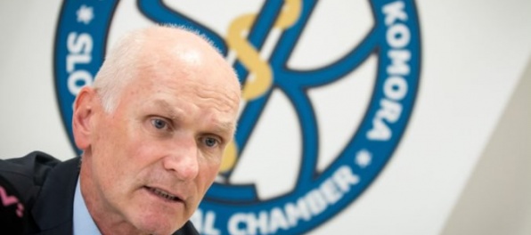 Odborári sa boja zmien vo výškach platov lekárov, minister Drucker by tak mohol porušiť zákon