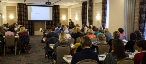 Spoločnosť aj rodina zlyhávajú. S drogami experimentujú čoraz mladšie deti.