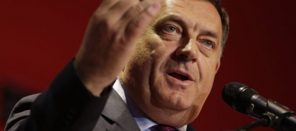 Chcú nás démonizovať, reagoval na odsúdenie Mladiča bosnianskosrbský prezident Dodik