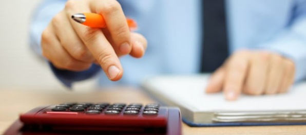 Štát plánuje podľa Mihála vybrať na odvodoch ešte viac, od zamestnávateľov si vezme milióny eur