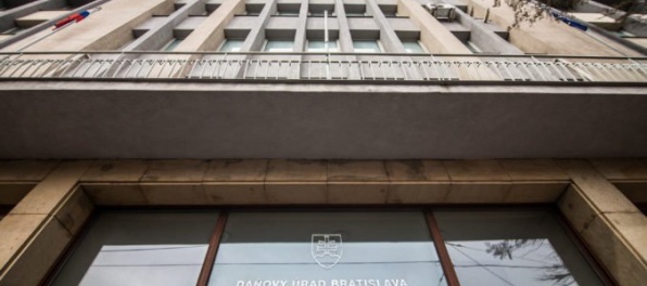 Finančná správa rozposiela „priateľské upozornenia“ o nezrovnalostiach v daňových priznaniach