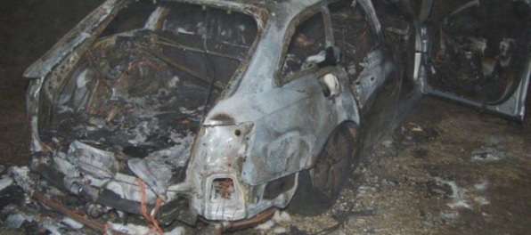 Foto: V zhorenom Audi A6 našli mŕtvolu, jej totožnosť zisťujú