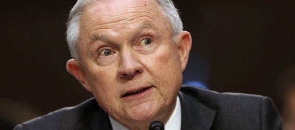 Sessions nariadil revíziu databázy FBI pre zlyhanie vzdušných síl v prípade strelca z Texasu