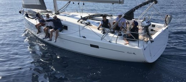 Jednotka v prenájme jácht ZINDULKA vstupuje na Slovensko