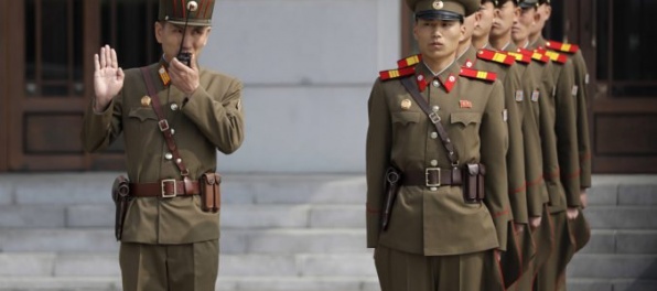 Severná Kórea zrejme vymenila stráž v demilitarizovanej zóne, krajina zrejme posilňuje obranu