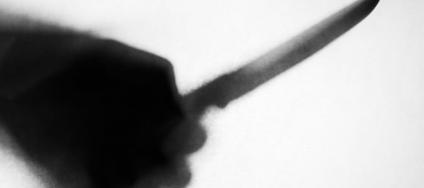 Ondrej napadol muža kovovou tyčou a následne ho bodol, hrozí mu až desať rokov za mrežami