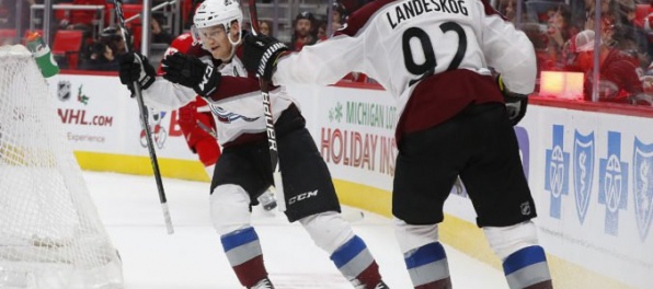 Kapitán „lavín“ dostal v NHL stopku za krošček do hlavy Matthewa Tkachuka