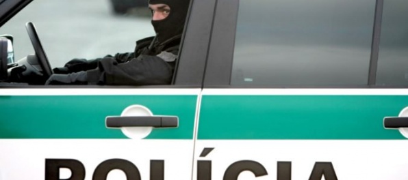 Video: Policajti NAKA zasahujú v troch okresoch, zadržali šesť osôb