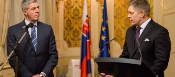 Bugára prekvapilo vyhlásenie Fica k platom, zbytočne vyvoláva napätie v koalícii