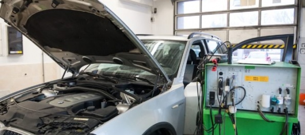 SaS kritizuje oddialenie zníženia pokút za chýbajúcu technickú a emisnú kontrolu