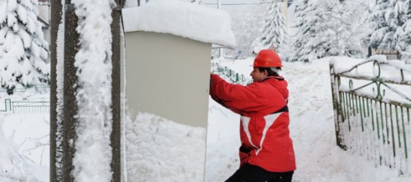Bez elektrického prúdu je na strednom Slovensku stále približne 15-tisíc domácností