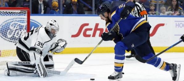 Video: Halák striedal Greissa, ale nezabránil domácej prehre NY Islanders s Ottawou