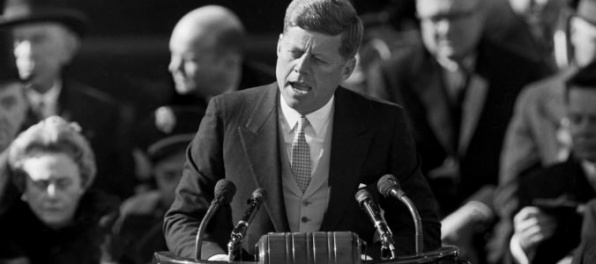 Olejomaľba zosnulého prezidenta Kennedyho bola na dražbe cennejšia ako skica od Trumpa