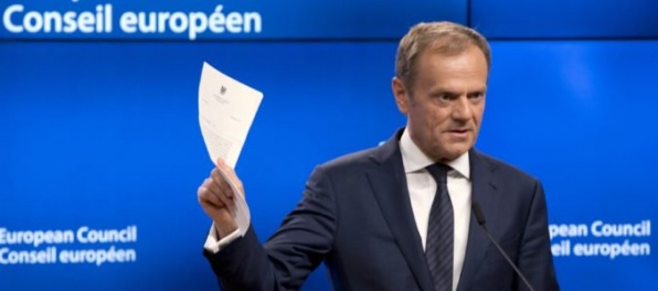 Rokovania o brexite sa podľa Tuska pohli, obe strany preberú budúce obchodné vzťahy