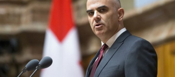 Švajčiari si zvolili nového prezidenta, bude ním socialista Alain Berset