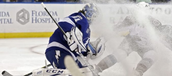 Video: Brankár Budaj bol hviezdou zápasu, Chára asistoval a získal tri „plusky“