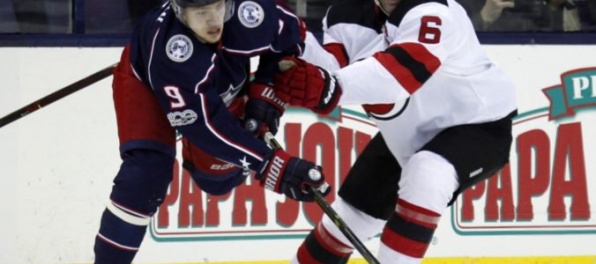 Video: Panarin asistoval pri piatich góloch Columbusu, Pánikovo Chicago prerušilo sériu prehier