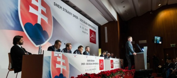 Riešenie platov v štátnej a verejnej službe či príplatky budú prioritami Smeru v budúcom roku