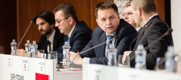 Minister financií Kažimír priznal, že do tvorby rozpočtu výrazne vstúpila aj koaličná kríza