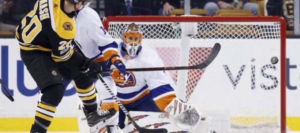 Video: Halák prehral súboj Slovákov v NHL, Tatarov Detroit s výpraskom a Gáborík s mínuskou