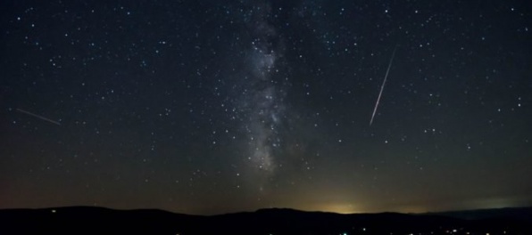 Obloha prinesie padajúce hviezdy aj asteroid Phaeton, bude možné vidieť až 120 meteorov za hodinu