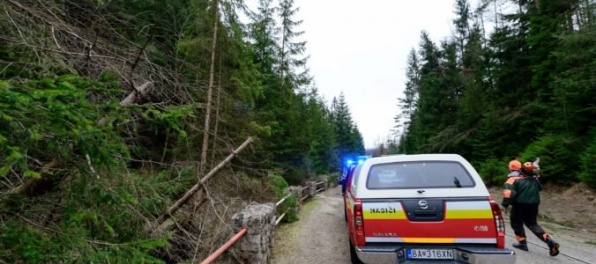 Bez elektriny sú v Žilinskom kraji stále stovky odberateľov, väčšina je z dvoch okresov hornej Oravy