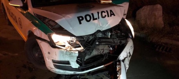 Foto: Policajti zasahovali pri krádeži auta v obci Opoj, streľbu neprežil jeden z podozrivých