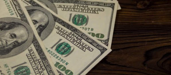 Dolár stúpol voči jenu aj oproti euru