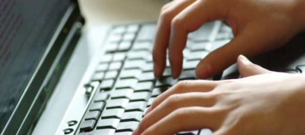 Slováci sa zhoršili v digitálnych zručnostiach, žiaci mali problém posúdiť dôveryhodnosť správ