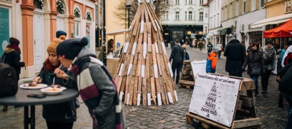 Ekologické Vianoce so stromčekom zo sute