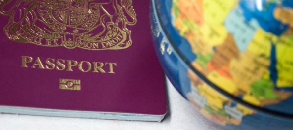 Britský pas bude mať po brexite inú farbu, súčasná bordová sa vzťahuje na členstvo v EÚ