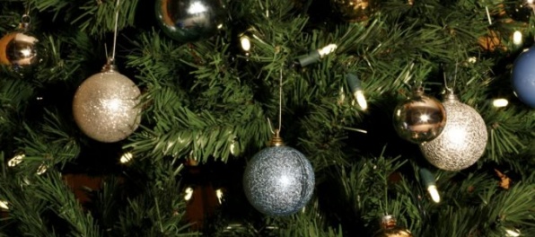 Foto: Obyvateľov Belehradu pobúril drahý vianočný strom