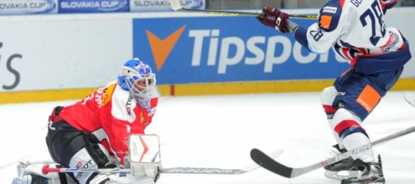 Slovenský hokejista Martin Gernát na Spenglerovom pohári nastúpi za Hradec Králové