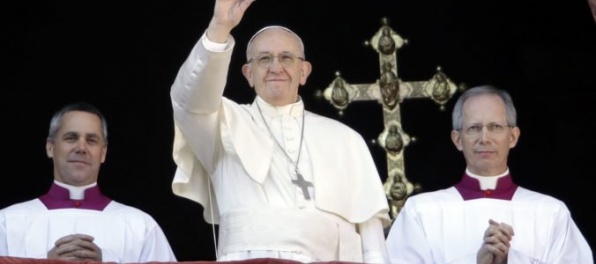 Video: Pápež v tradičnom požehnaní Urbi et Orbi hovoril o vetroch vojny aj o utrpení detí