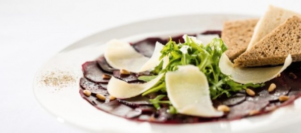 Netradičné skvelé a zdravé silvestrovské recepty! Tesco prináša inšpiráciu na netradičné silvestrovské recepty, na ktorých si pochutnáte vy, vaši hostia ale napríklad aj vaše deti