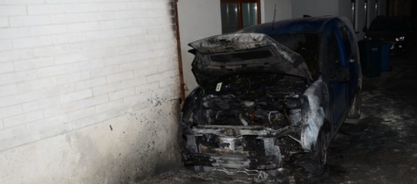 Podpaľač zamestnal hasičov v Dunajskej Strede, zhorelo niekoľko áut