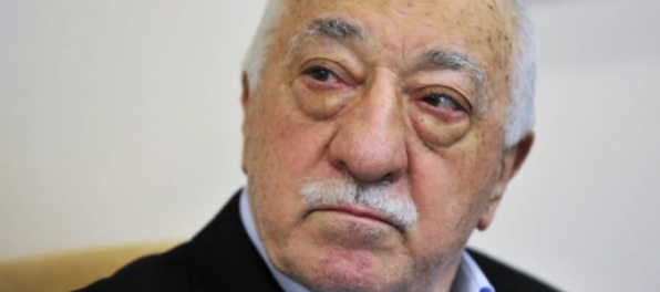 Turecká prokuratúra prepustí tisíc ľudí mylne stíhaných za väzby s Fethullahom Gülenom