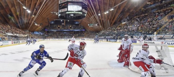 Video: Dinamo Riga má prvé víťazstvo na Spenglerovom pohári, Davos nedal šancu Mountfieldu