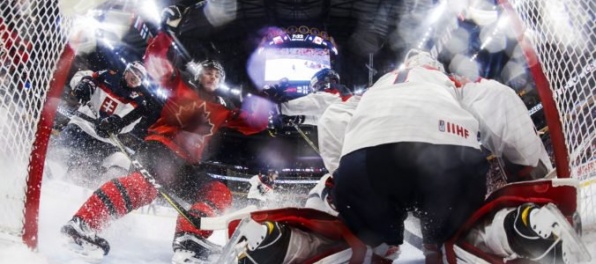 Fotografie zo zápasu MS v hokeji do 20 rokov, v ktorom Slovensko podľahlo Kanade 0:6