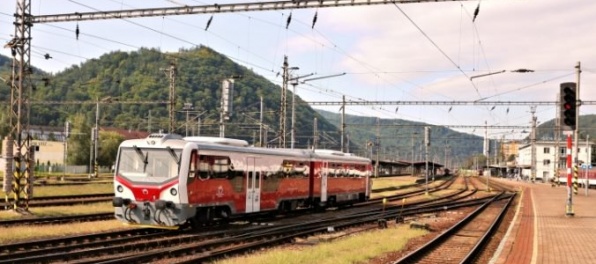 Vlak v okrese Nitra zrazil 61-ročnú ženu, ťažkým zraneniam na mieste podľahla