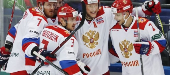Video: Rusi nadelili „päťku“ Bielorusom a postúpili do štvrťfinále MS v hokeji do 20 rokov