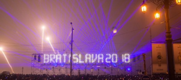 Foto: Nový rok 2018 odratávala v Bratislave časomiera, primátor hodnotil rok 2017 ako úspešný