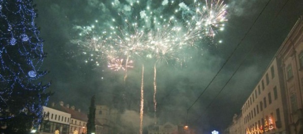 Tisícky ľudí vítali Nový rok 2018 v Košiciach, v nemocnici sa narodilo prvé bábätko