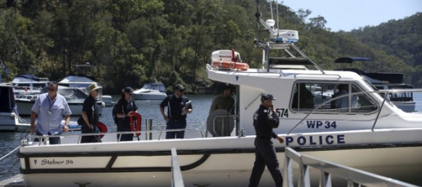 V dôsledku explózie na člne so zábavnou pyrotechnikou v Austrálii evakuovali tisíce ľudí