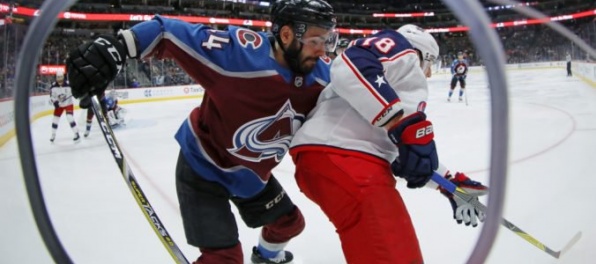 Video: V NHL sa darilo domácim tímom, „zlatí rytieri“ nebodovali po viac ako mesiaci