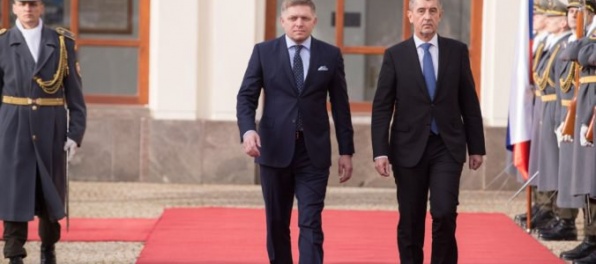 Fico hovoril s Babišom o výročiach, európskych témach, V4 aj eurozóne