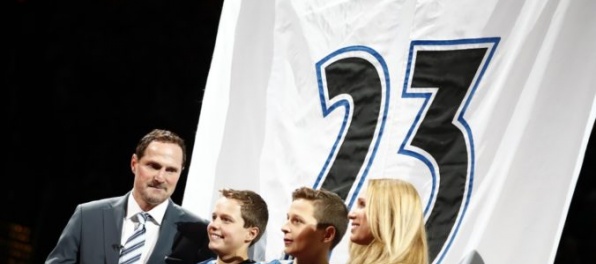 Colorado vyvesilo Hejdukov dres a vyradilo jeho číslo 23