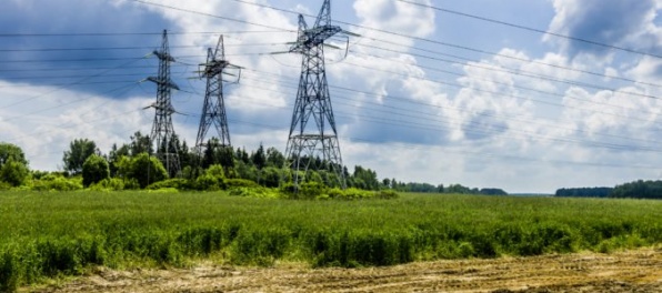 Veľkoobchodné ceny elektriny budú podľa VSE stále rásť, energetici chcú zrušenie regulácie cien