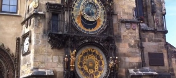 Pražský orloj sa na pol roka zastavil, čaká ho rekonštrukcia